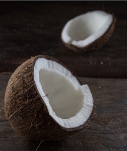 Top Uses and Benefits of Coconut Oil for Beards